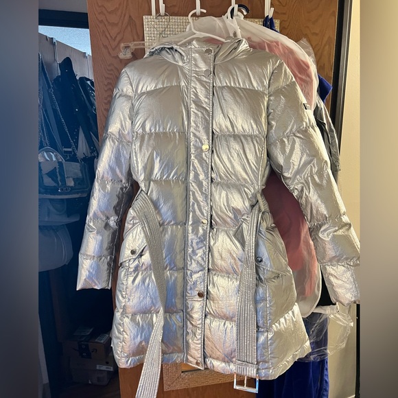 SILVER METALLIC WINTER COAT BY MICHAEL KORS… SIZE LARGE… NEW WITH TAGS. - Picture 7 of 16
